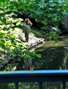 Der Klabautermann entsteigt dem Wasser